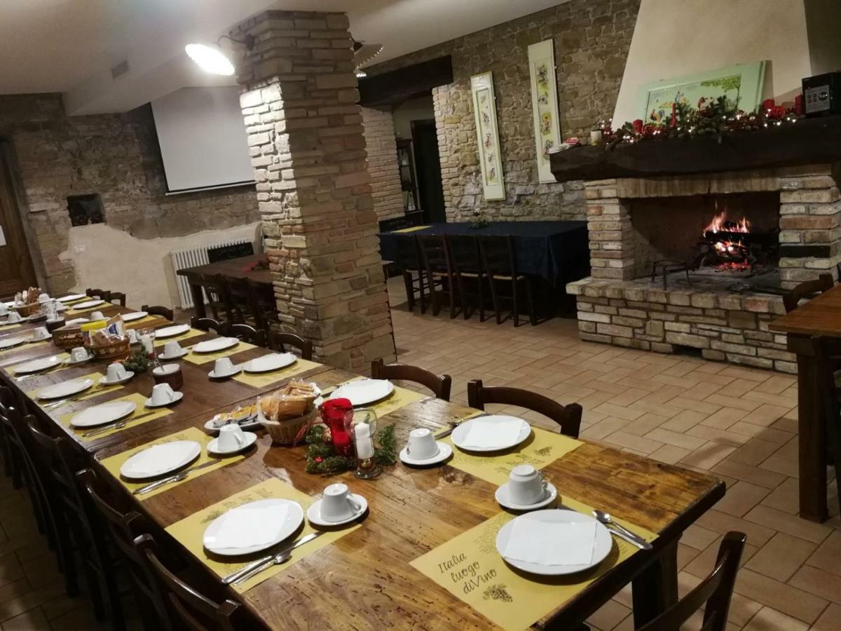 Agriturismo Il Podere 호텔 페트리냐노 외부 사진